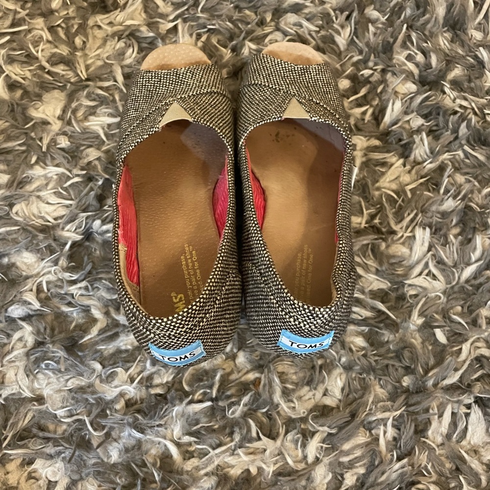 Women’s Toms Wedges, size 8